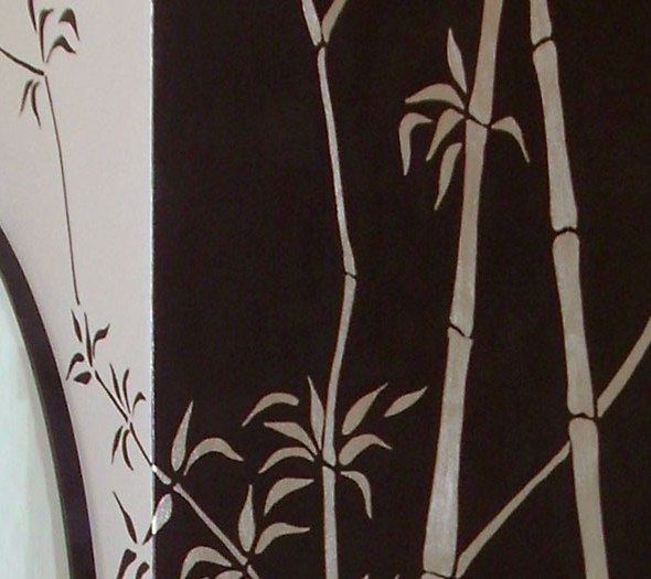 Detaliu de pictura - pereti pictati cu model de bambus, cu foita de argint